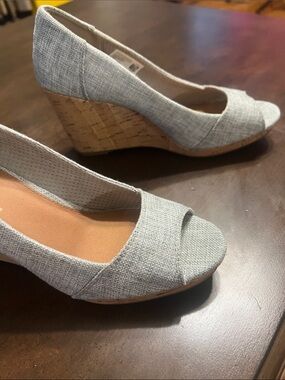 Toms Grey Peep-Toe Cork Wedge Heels size 8 NEW